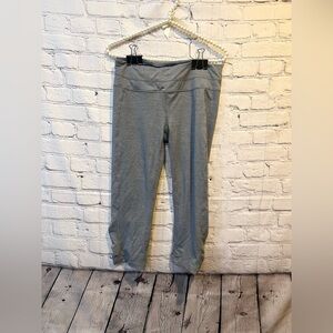 ATHLETA GREY LEGGINGS SIZE M